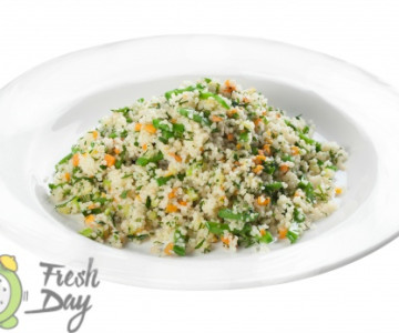 Кускус с морковью и стручковым горошком